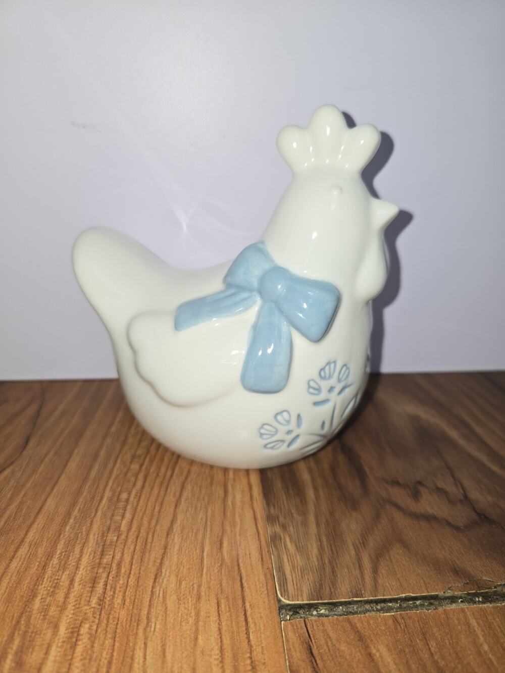 Target Bullseye Spring Vintage Style White Ceramic Chicken w/ Blue Bow